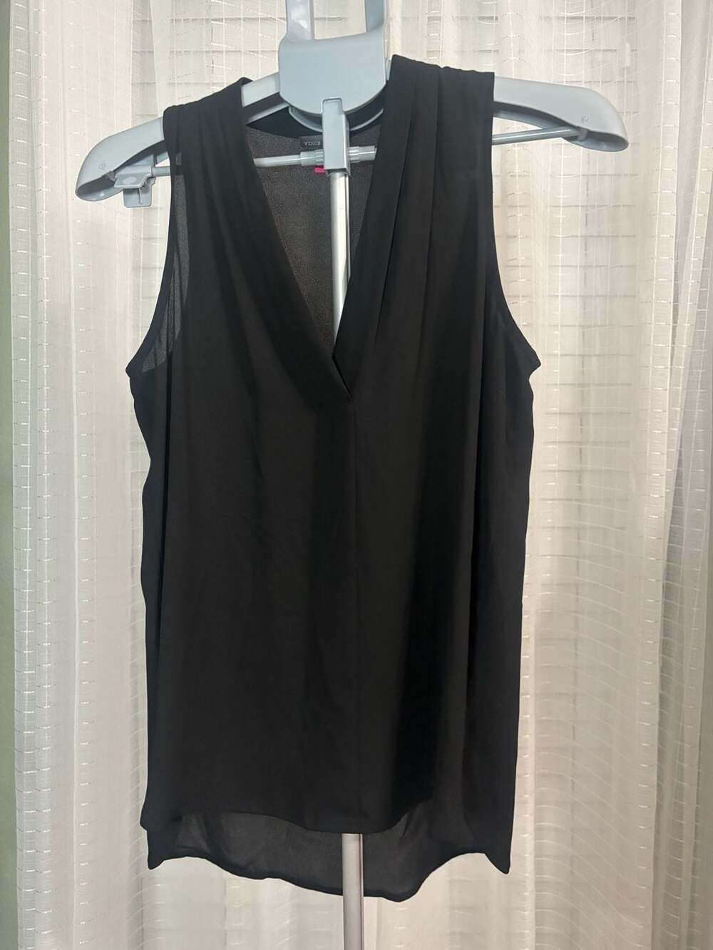 Vince Camuto Black Sleeveless V-Neck Pleated Blouse Size S